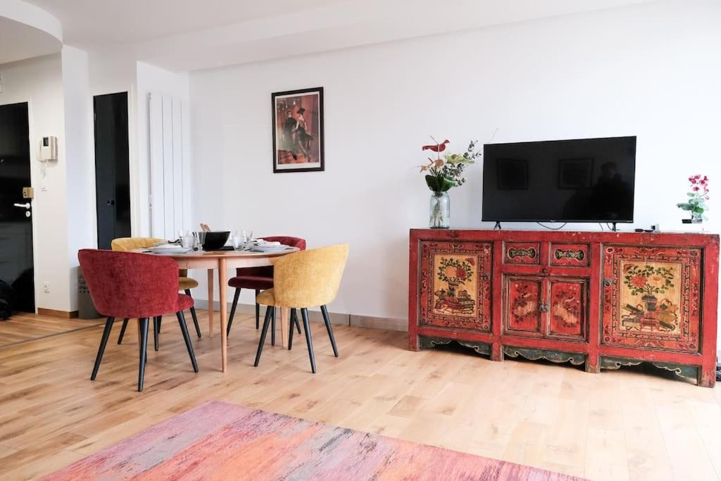 Le Joyau Des Parcs Classe 4 Etoiles Appartement Central Au Calme Avec Terrasse 비시 외부 사진