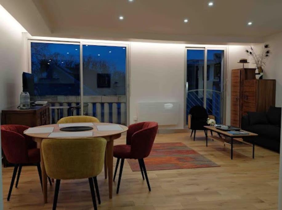 Le Joyau Des Parcs Classe 4 Etoiles Appartement Central Au Calme Avec Terrasse 비시 외부 사진