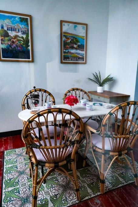 Le Joyau Des Parcs Classe 4 Etoiles Appartement Central Au Calme Avec Terrasse 비시 외부 사진
