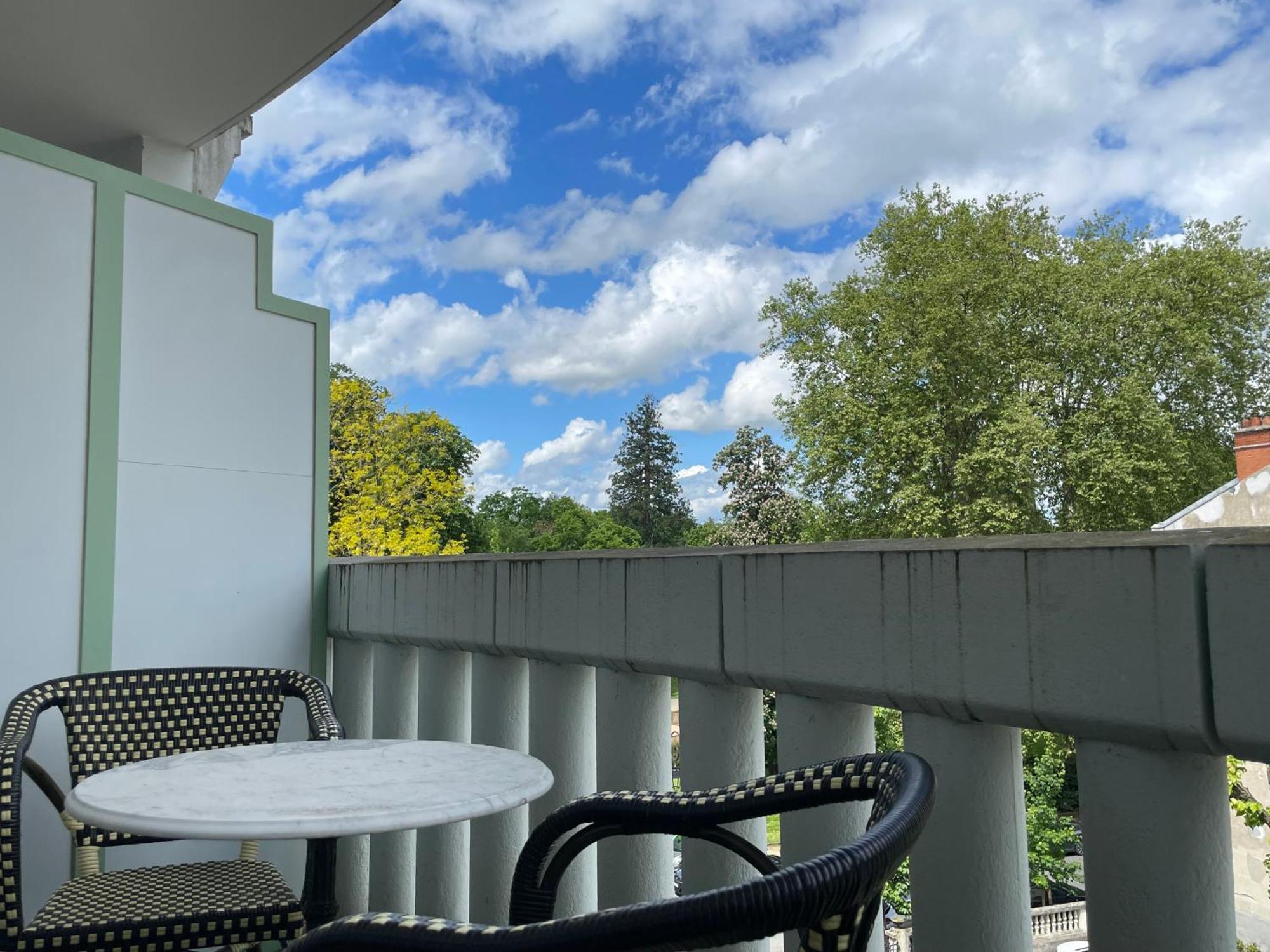 Le Joyau Des Parcs Classe 4 Etoiles Appartement Central Au Calme Avec Terrasse 비시 외부 사진